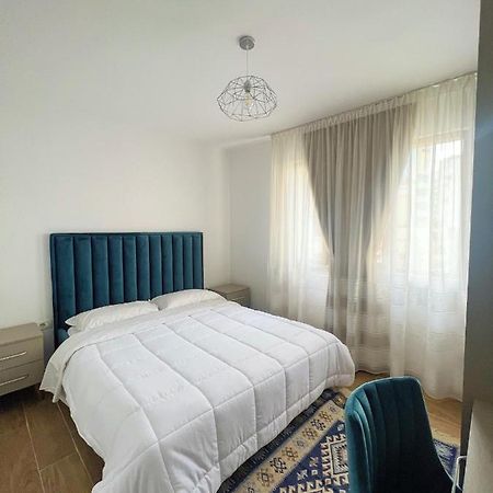Central City Apartment Тирана Екстер'єр фото