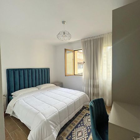 Central City Apartment Тирана Екстер'єр фото
