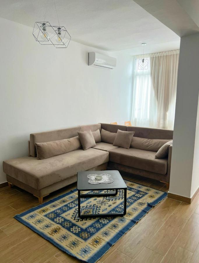 Central City Apartment Тирана Екстер'єр фото