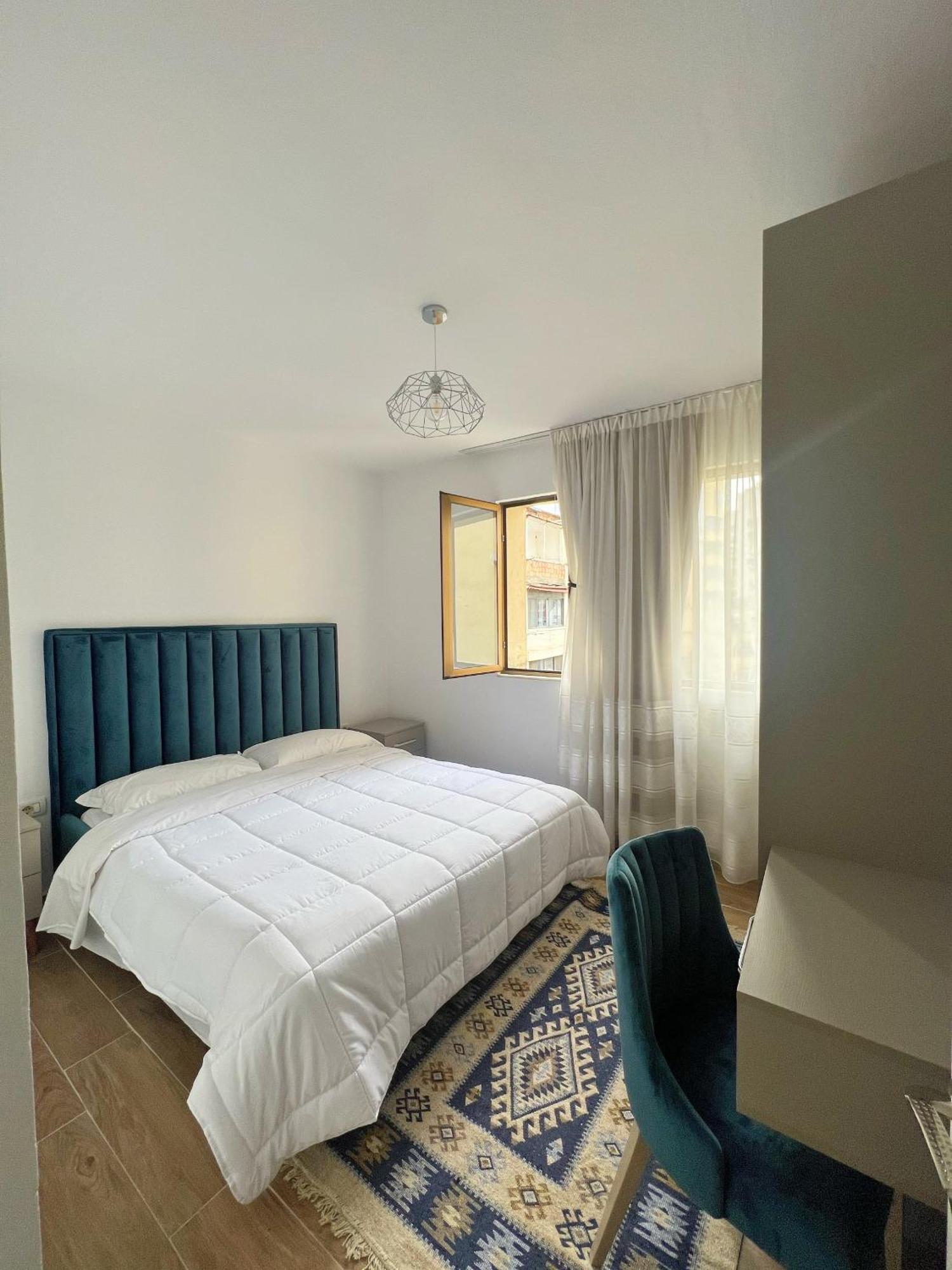 Central City Apartment Тирана Екстер'єр фото